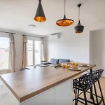 T3 Renove Avec Terrasse Et Vue