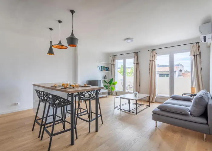 T3 Renove Avec Terrasse Et Vue